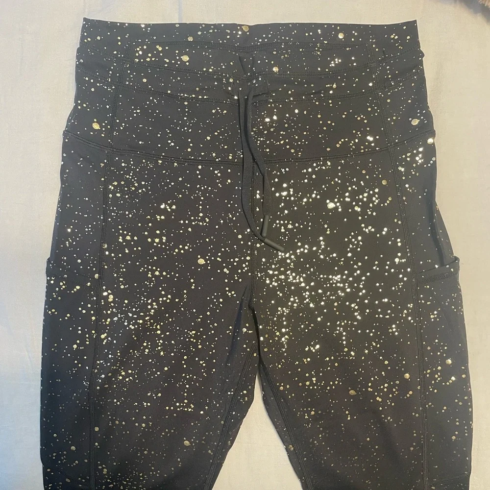 Zyia Black Stay Gold Pocket Drawstring Luxe 28” Leggings - Picture 3 of 7